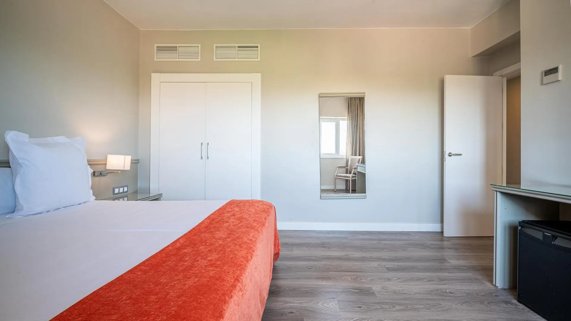 Pato Rojo Hotel Punta Umbria 3*,  Spain